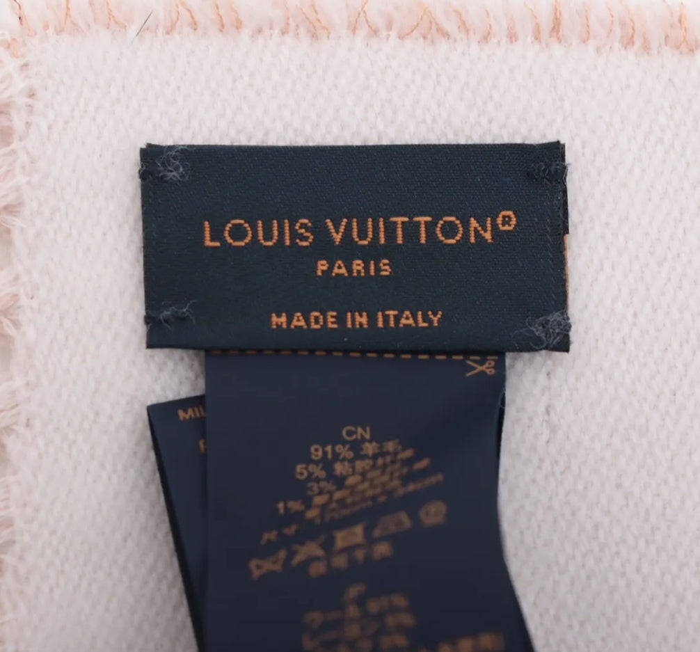 Louis Vuitton Essential Shine Scarf