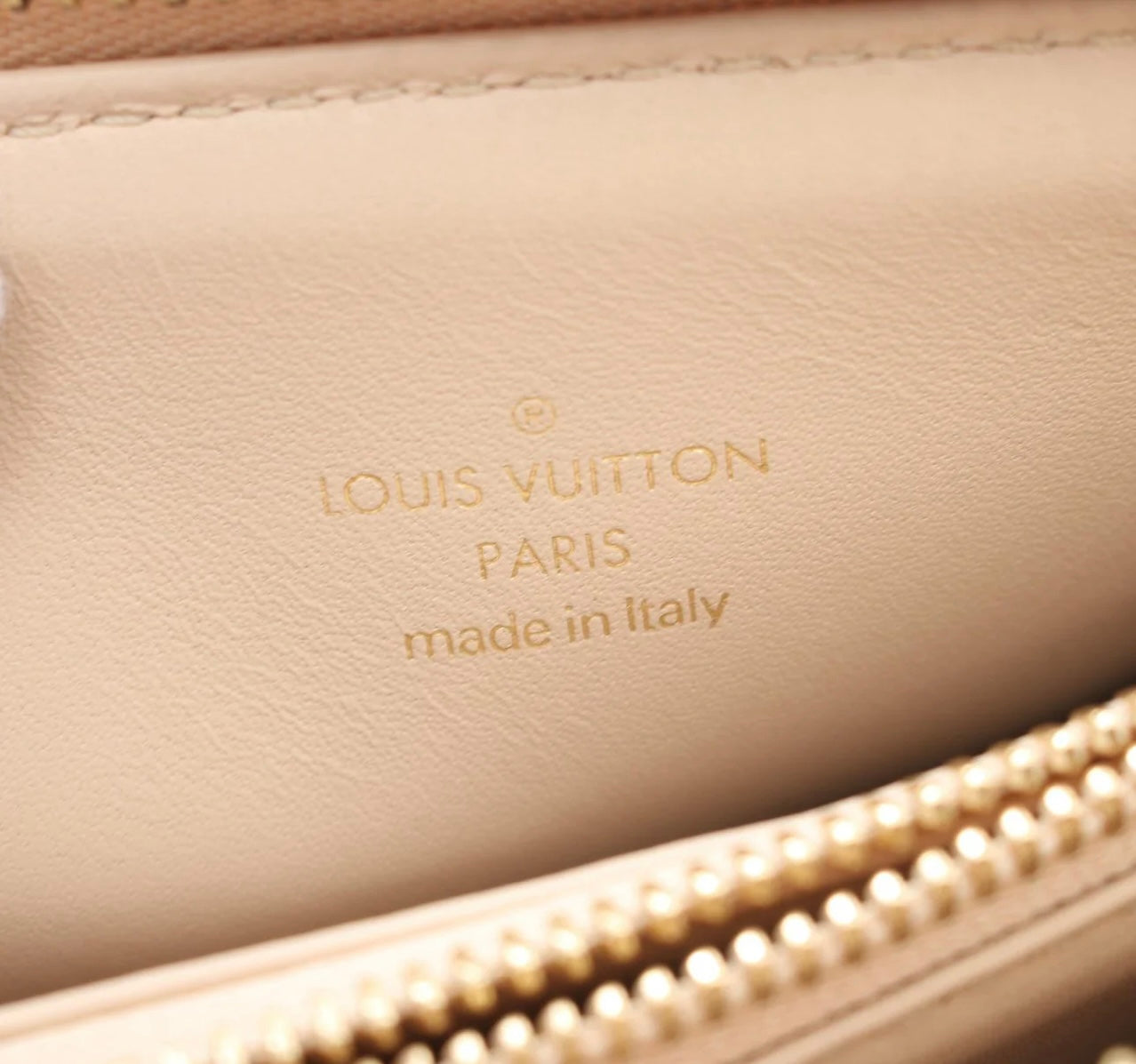 Louis Vuitton Coussin BB Champagne Gold