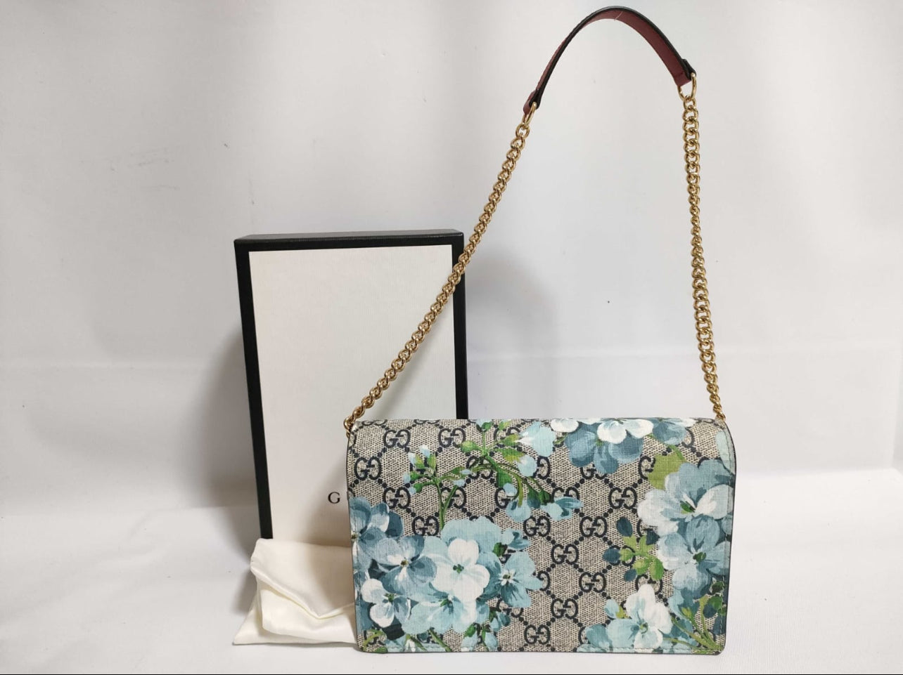 Gucci in Bloom Wallet on Chain