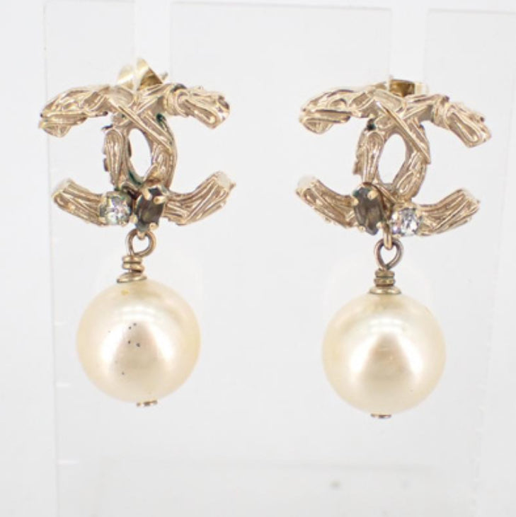 Chanel Icon Series Drop Pearl Earring